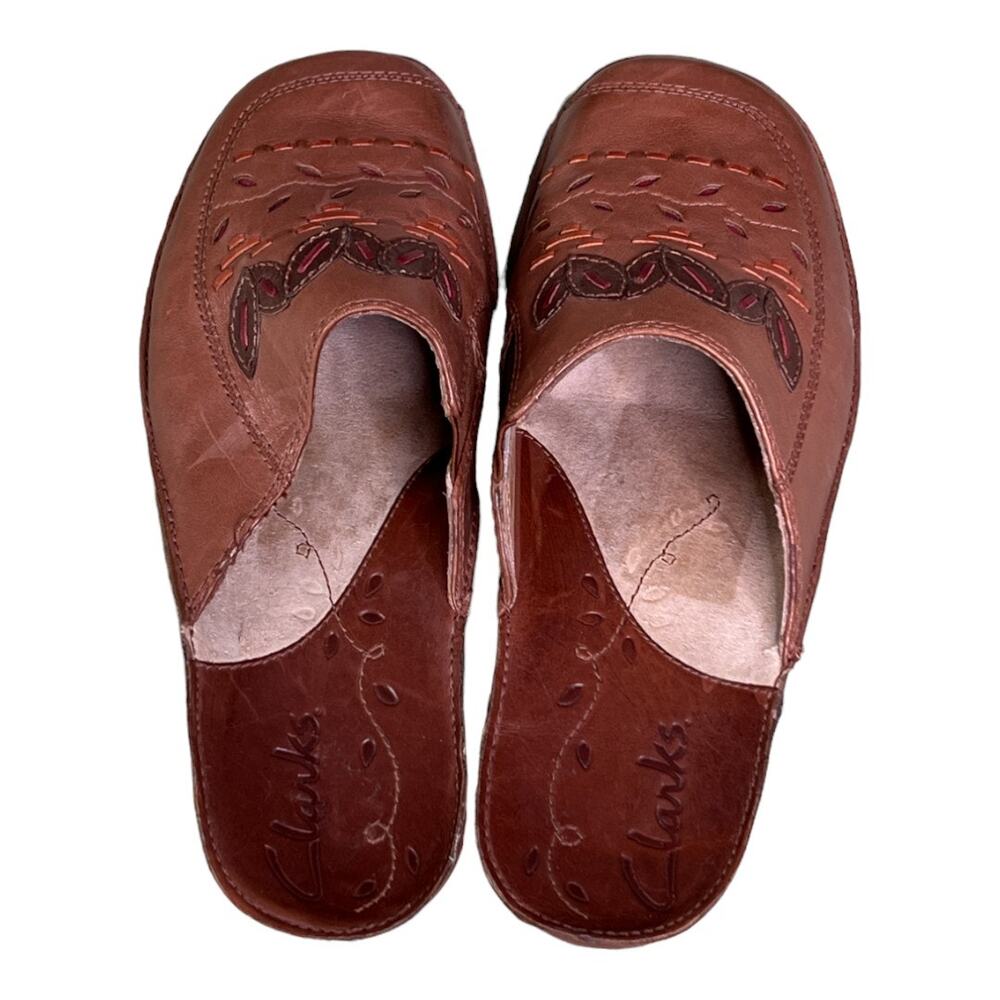 Clarks Leather Artesian Slip On Embroidered Mules Size 7.5 - Picture 3 of 5